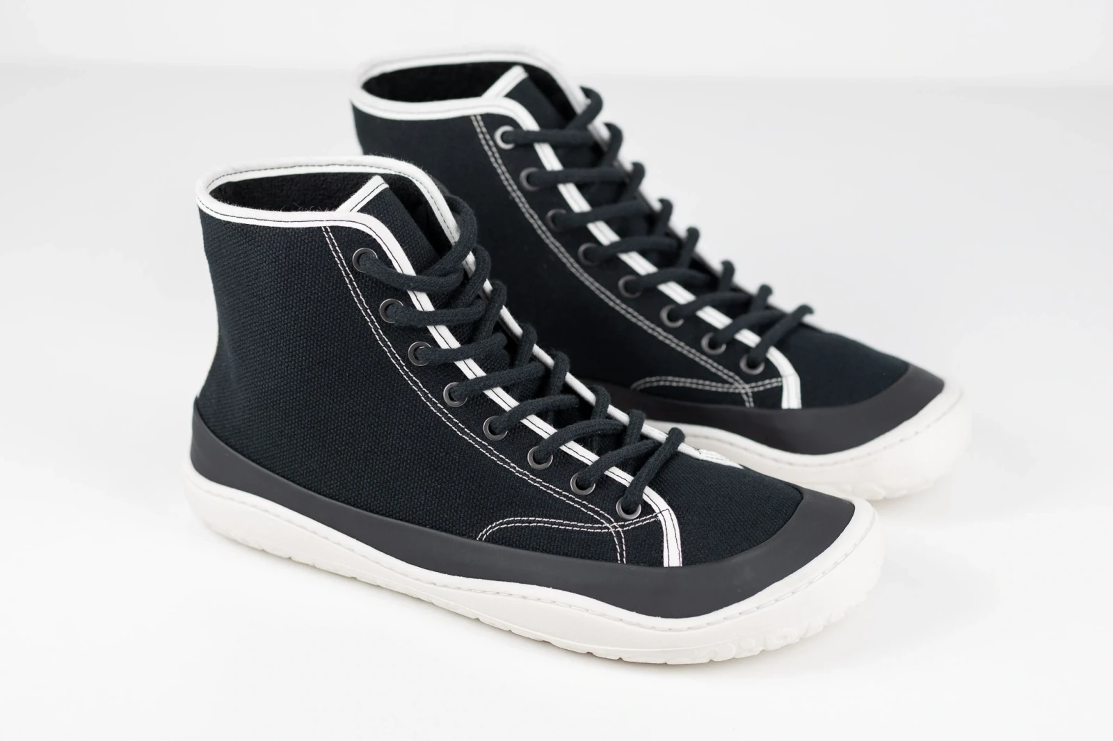 Босоногие ботинки Sambas the bambas Ink — чёрные